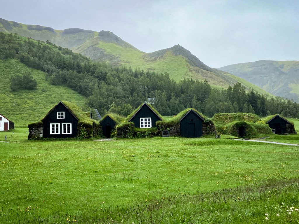 torfowe domki Islandia Muzeum Skogar