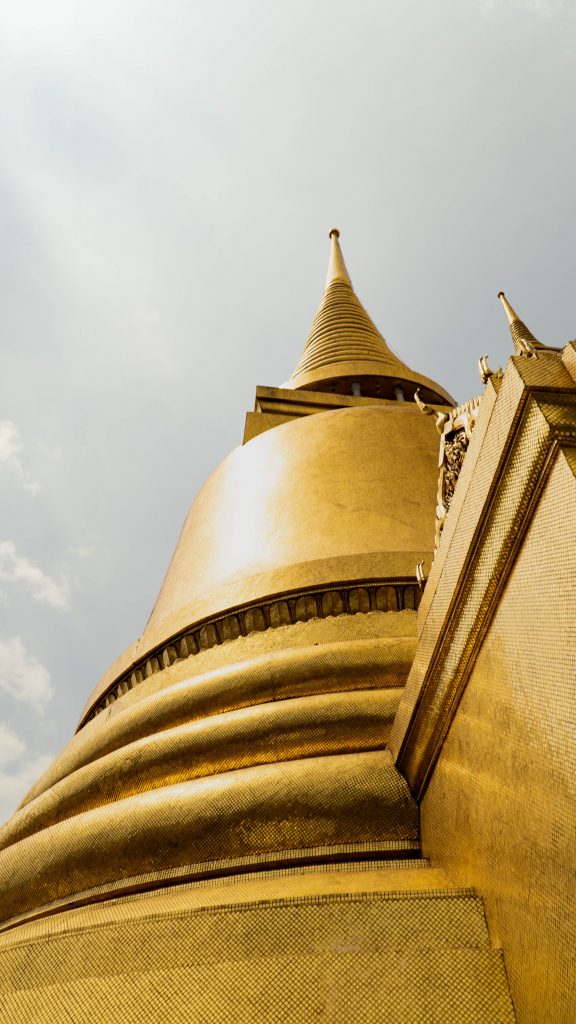 złota pagoda Bangkok Phra Siratana Chedi